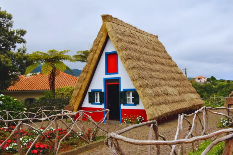 Casas tradicionais triangulares de Santana, Madeira